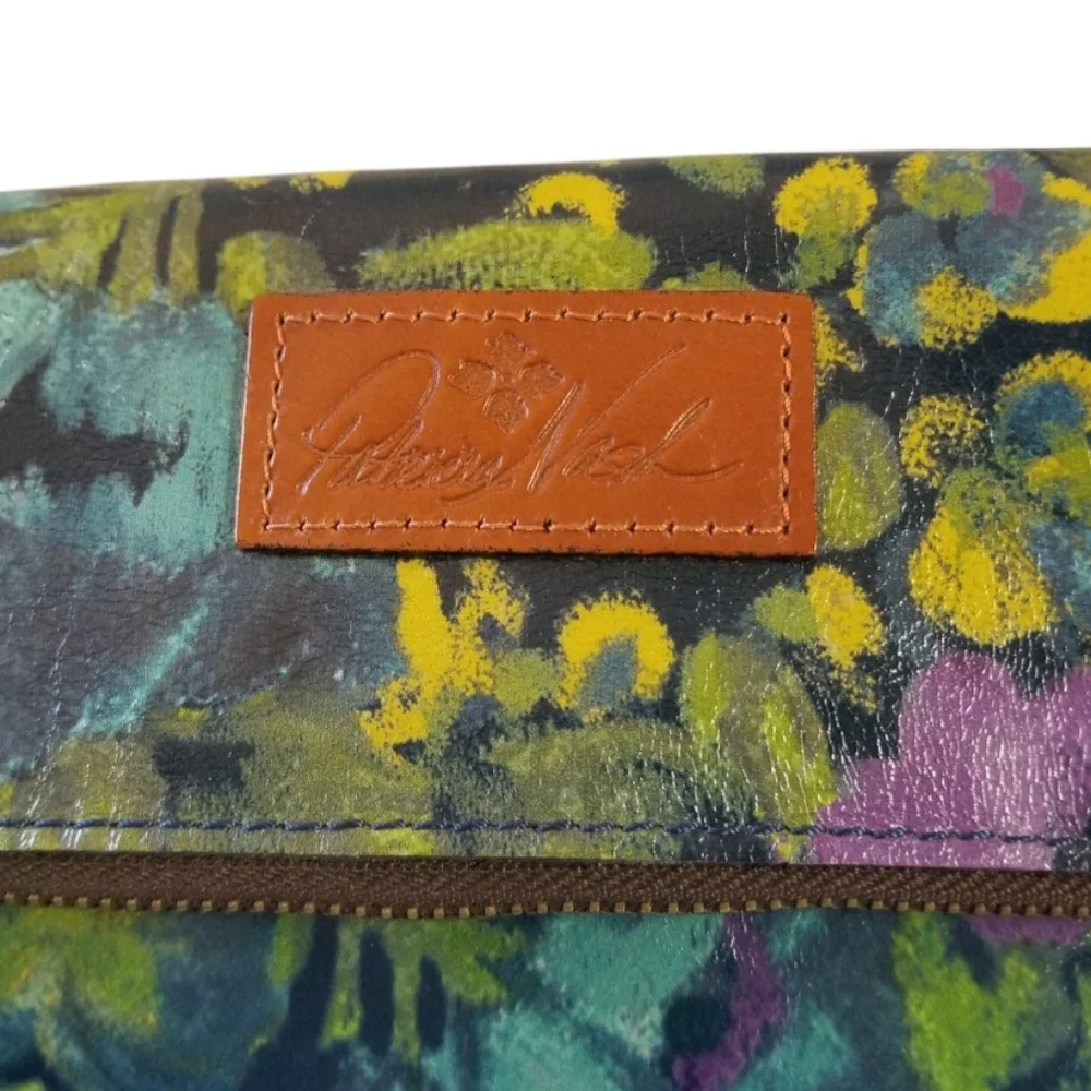 PATRICIA NASH Valerie Leather Fold Over Wristlet Deep Blue Nature Floral P715420